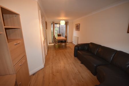 3 bed Semi-Detached - To Let - Photo 3