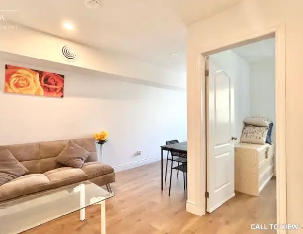 2-2561A Hurontario St, Mississauga, Ontario L5A 1W2 | 2561 Hurontario Street, Mississauga - Photo 1