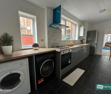 3 bedroom terraced house to rent - Photo 6