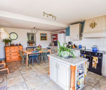 Great Massingham - Photo 5