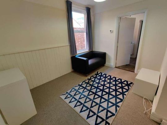 Ground Floor Flat, Polsloe Road, EX1 - Photo 1