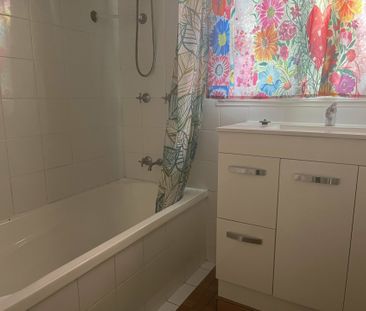 3 Bedroom Family Home – Walk to Banksia Beach State School - Photo 6