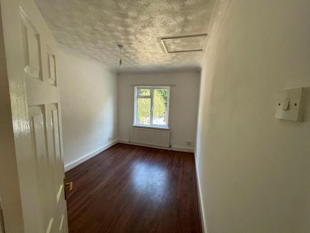 4 bedroom detached house to rent - Photo 5