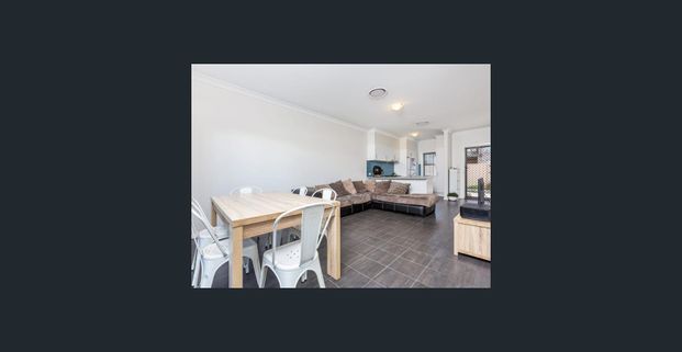 CONVENIENTLY LOCATED MODERN TOWNHOUSE - Photo 1