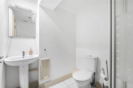 Risborough Street, London, SE1 0HF - Photo 2