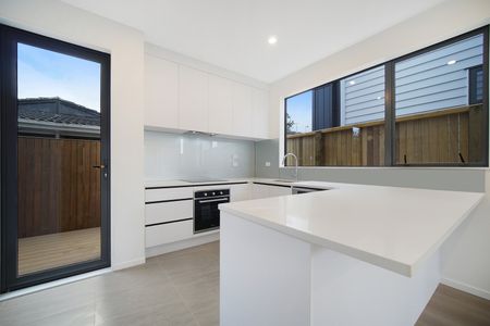 Brand-New 2-Bedrooms 2 bathrooms Townhouse in Onehunga - Photo 5