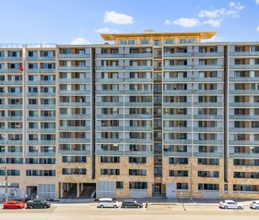 Large Entertainers Balcony, Luxury Living - Photo 2