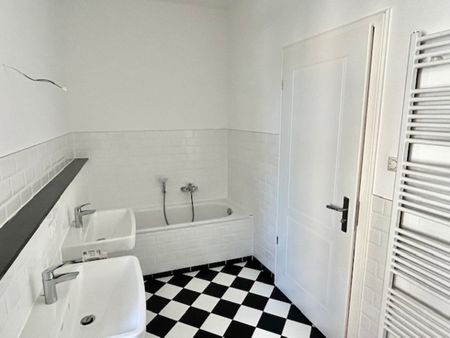 WOHNEN MIT LEBENSQUALITÄT! Hochwertige und neu sanierte 4 Zi-Wohnung - Foto 2