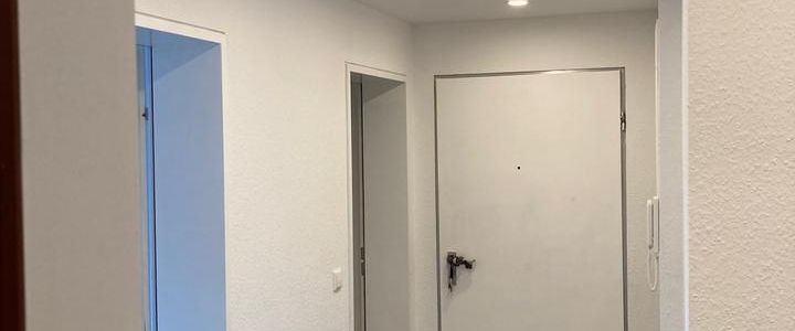 Moderne 3-Zimmer-Wohnung mit Balkon, Garage - Photo 1