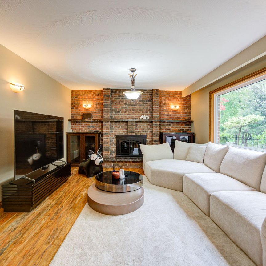 For Lease - 1439 Ballyclare Drive, Mississauga, Ontario - Photo 1