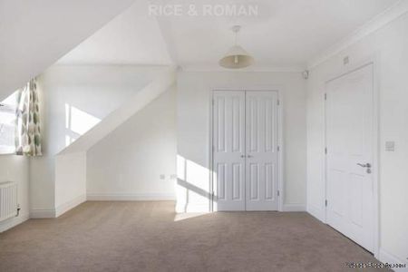 2 bedroom property to rent in Hampton - Photo 4