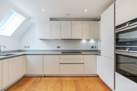 Rothsay Court, Gower Road, Weybridge, Surrey, KT13 - Photo 5