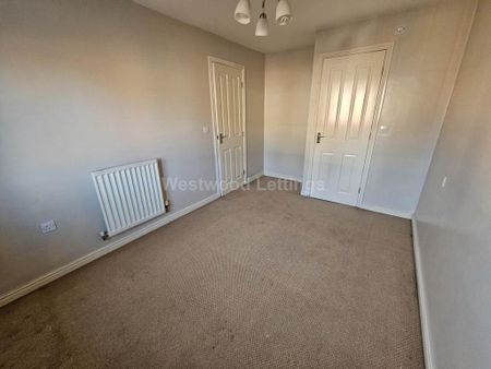 3 bedroom semi-detached house to rent - Photo 4