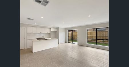 🏡 Brand New 4-Bedroom House in Thornhill Park - Photo 2