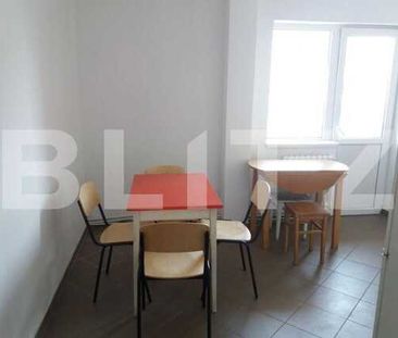 De inchiriat apartament cu 3 camere, 70 mp, zona Profi - Photo 1