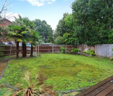 4 bedroom semi-detached house to rent - Photo 3