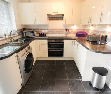 Lander Close, Baiter Park, Poole - Photo 2