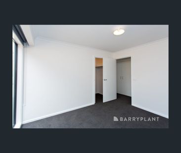 2/150 Ryan Street, Brown Hill, Vic 3350 - Photo 5