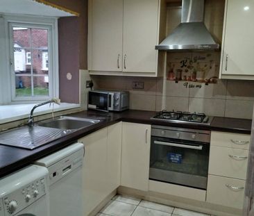 3 bedroom terraced house to rent - Photo 1