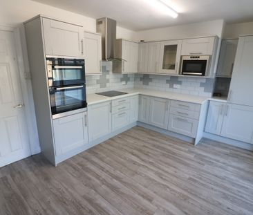 196 Boothferry Road - Photo 5