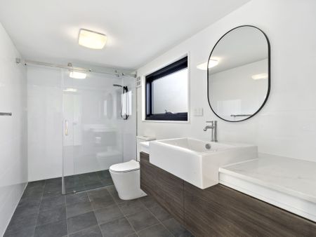 Newly Renovated Three Bedroom Home - Photo 5