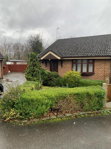 2 bedroom semi-detached bungalow to rent - Photo 4