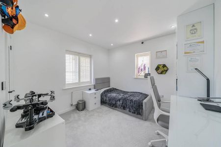 4 bedroom detached house to rent - Photo 5