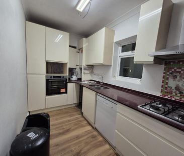 1 bedroom in a house share to rent - Photo 6
