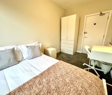 West Pilton Gardens, Pilton, Edinburgh, EH4 4EF - Photo 5