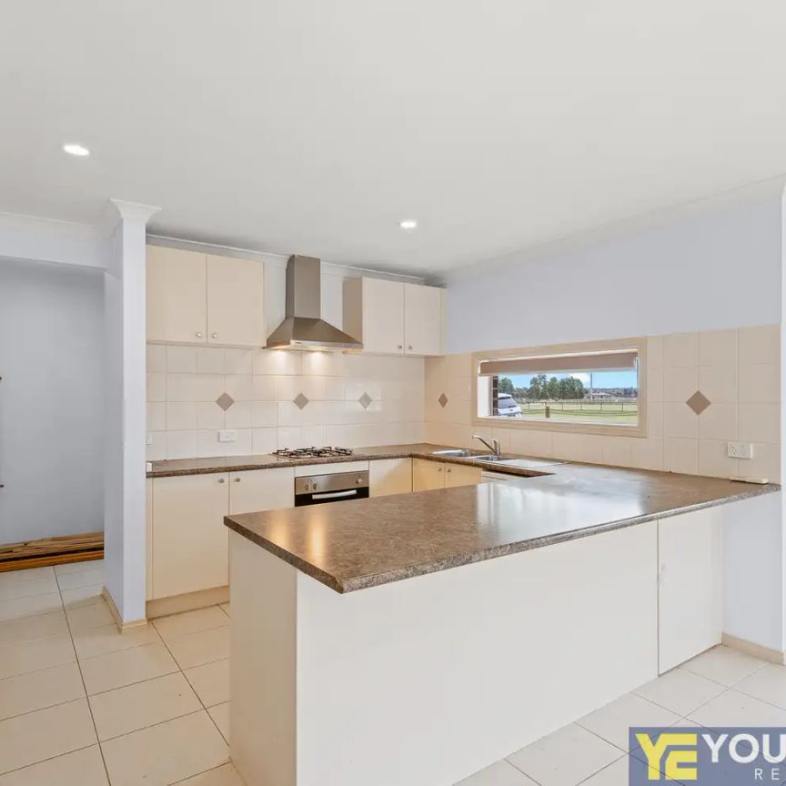 1 Roseville Court, Berwick VIC 3806 - Photo 1