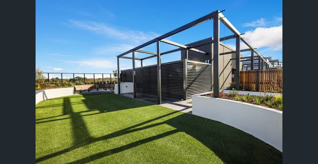 Brand New Two Bedroom Apartment in Perfect Location! - Photo 1