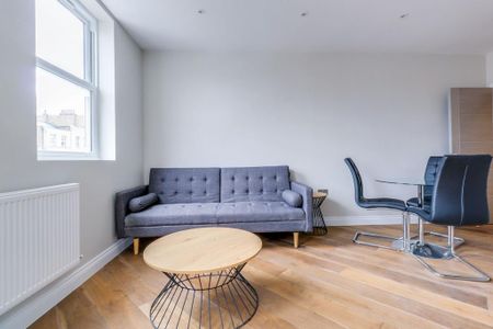 2 bedroom apartment to rent - Photo 3