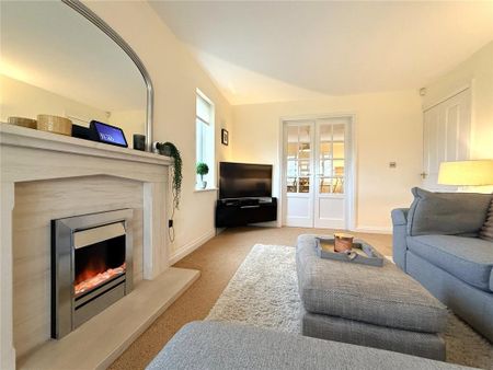 4 bedroom detached house to rent - Photo 3