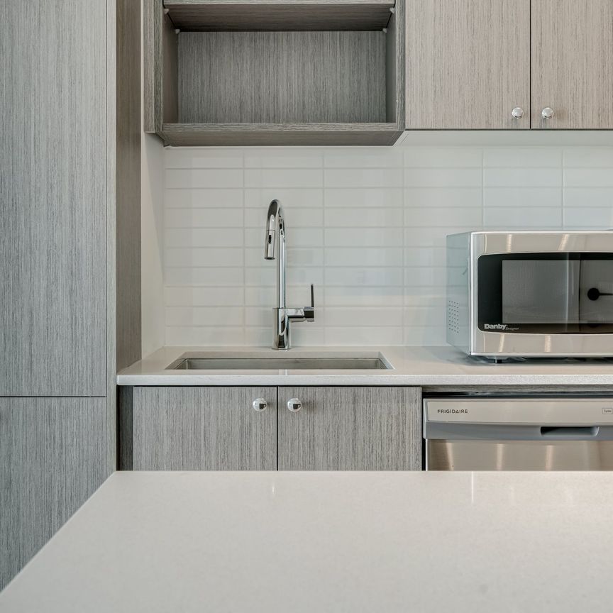 For Lease - 50 George Butchart Drive Unit# 502, Toronto, Ontario - Photo 1