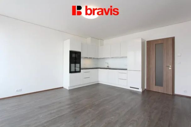 Pronájem nadstandardního bytu 3+kk s balkonem, garážovým stáním a sklepem, Palác Trnitá, Brno centrum - Photo 1