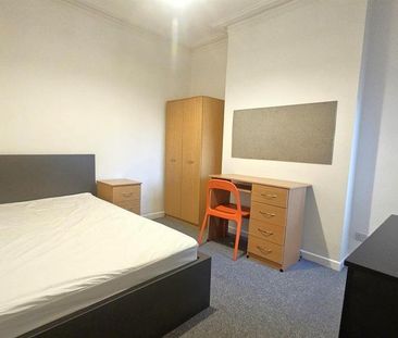 4 bedroom terraced house to rent - Photo 4