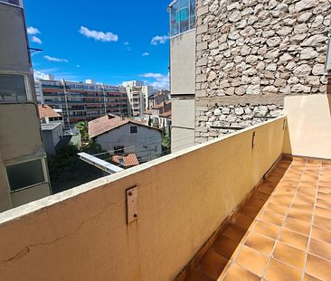 Appartement 2 pièces 35m2 MARSEILLE 5EME 850 euros - Photo 1