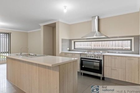 4 Bedroom Home with Park Views - Photo 2
