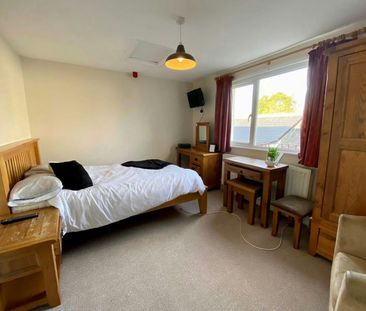 House share to rent on - Photo 2