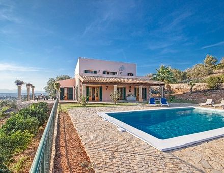 Großzügige Poolfinca in Son Macia mit spektakulärem Ausblick in Son Macia - Photo 1