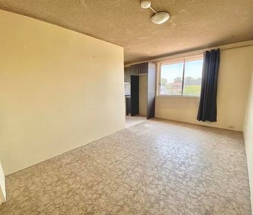 BRIGHT TOP FLOOR UNIT - Photo 3