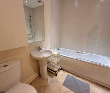 4 bedroom terraced house to rent - Photo 6