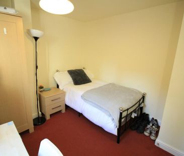 5 bedroom detached house to rent - Photo 4