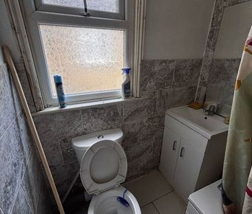 Room in a Shared House, Margery Park Road, E7 - Photo 6