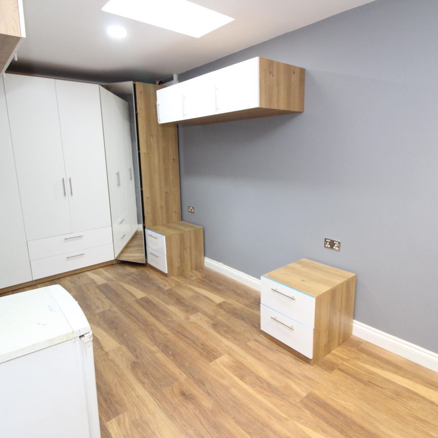 The Ridge, Purley - Photo 1