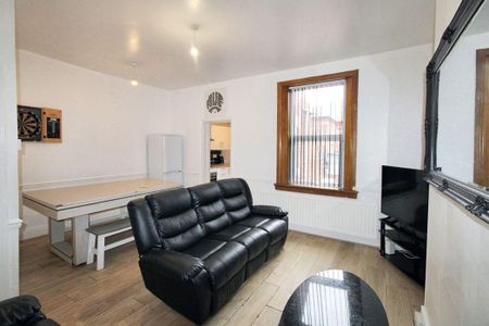 4 bed maisonette to rent in NE6 - Photo 4