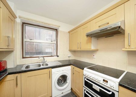 Parkgate Road, SW11 4PJ, London - Photo 3