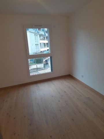 Location Appartement 3 pièces 73m² AIX LES BAINS 73100 - Photo 2