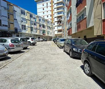 Apartment T3 in Alto do Seixalinho, Santo André e Verderena, Barreiro - Foto 1