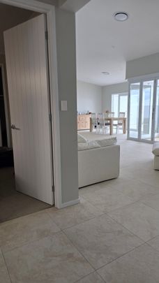 White Rock - Photo 1